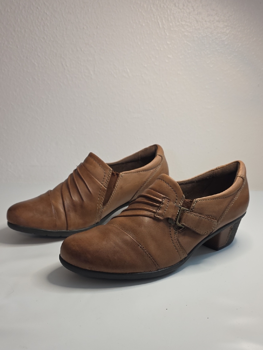Earth Origins Marietta Mavis Shootie Tan Leather Heeled Loafers Size 10 Guc